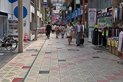 心斎橋商店街（大阪府）使用製品：カラー平板