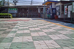 富田林駅前（大阪府）使用製品：カラー平板