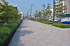 北港通り（大阪府）オーシャングランド　太平洋プレコン工業　使用製品：擬石平板